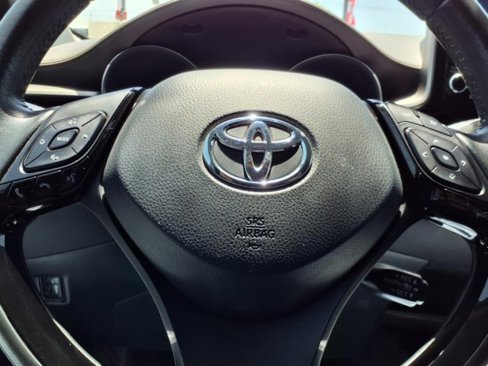 Used 2022 Toyota C-HR Limited image 24