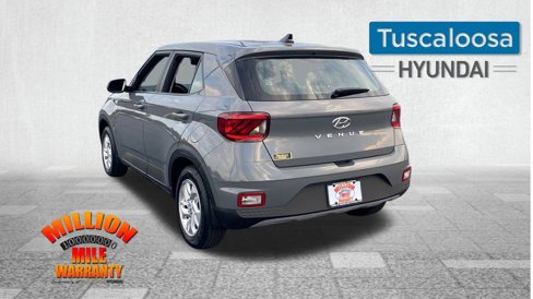 Used 2022 Hyundai Venue SE image 6