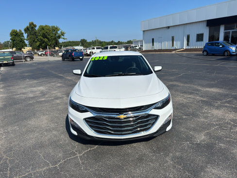 Used 2023 Chevrolet Malibu LT image 2