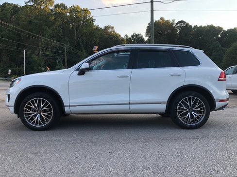 Used 2015 Volkswagen Touareg Executive image 3