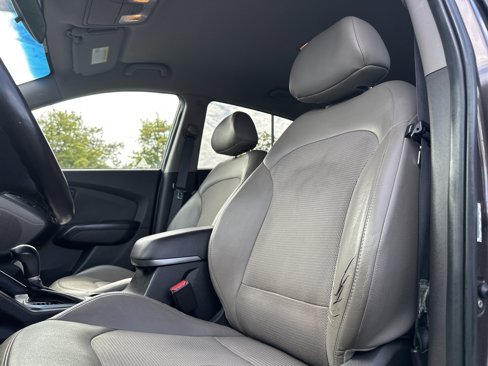 Used 2015 Hyundai Tucson SE image 25