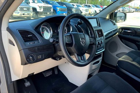 Used 2019 Dodge Grand Caravan SE image 16