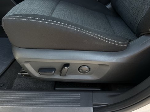 Used 2023 Nissan Rogue SV image 11