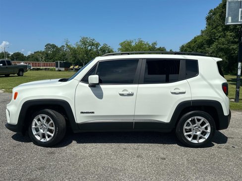 Used 2021 Jeep Renegade Latitude w/ Sun & Sound Group image 9