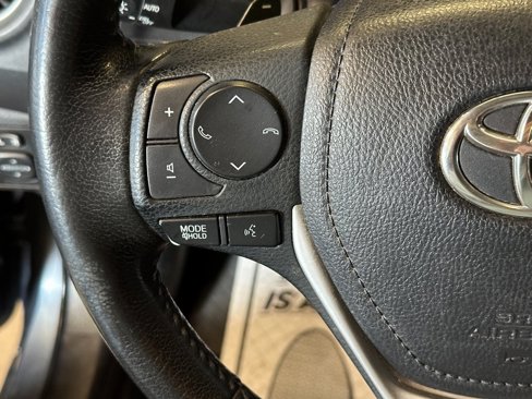 Used 2019 Toyota Corolla L image 9