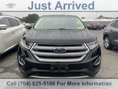 Used 2017 Ford Edge Titanium w/ Technology Package image 2