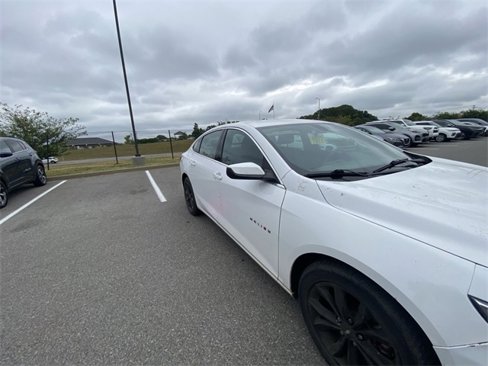 Used 2019 Chevrolet Malibu LT image 12