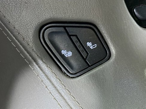 Used 2015 Chevrolet Suburban LT image 23