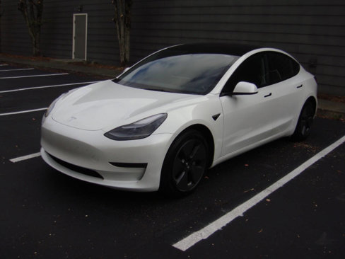 Used 2023 Tesla Model 3 Standard Range image 2