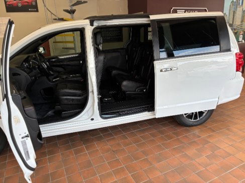 Used 2019 Dodge Grand Caravan GT image 24