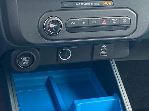 New 2025 Ford Maverick XLT w/ XLT Luxury Package image 9