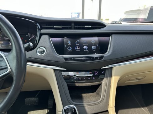 Used 2018 Cadillac XT5 Luxury w/ Driver Awareness Package image 22