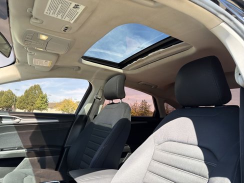 Used 2015 Ford Fusion SE image 20