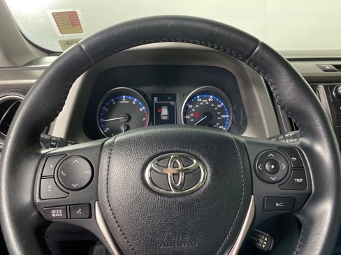 Used 2018 Toyota RAV4 XLE image 12