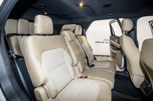 Used 2016 Ford Explorer XLT image 18