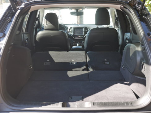 Used 2019 Jeep Cherokee Limited w/ Luxury Group image 28