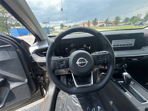 New 2025 Nissan Kicks SV image 14