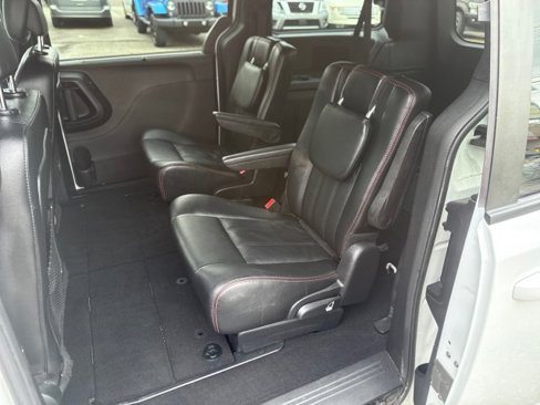 Used 2019 Dodge Grand Caravan GT image 11