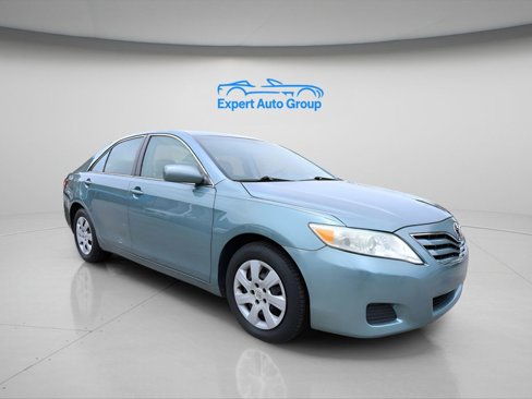 Used 2010 Toyota Camry image 5