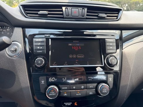 Certified 2020 Nissan Rogue Sport SV image 16