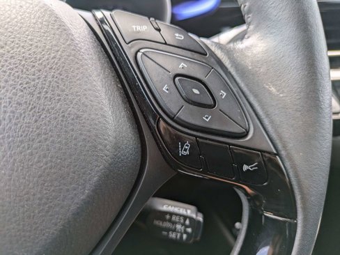 Used 2021 Toyota C-HR XLE image 24