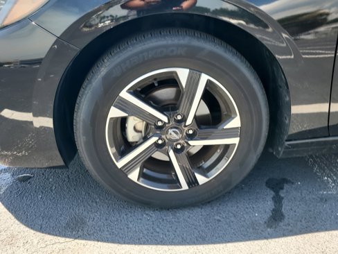 Used 2024 Nissan Sentra SV image 9