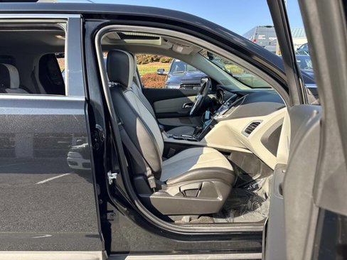 Used 2017 GMC Terrain SLT w/ Driver Alert Package I image 11