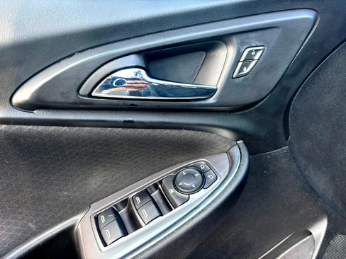 Used 2020 Chevrolet Malibu LT image 11