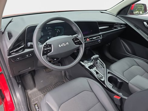 Used 2023 Kia Niro EX image 18