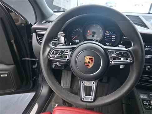 Certified 2021 Porsche Macan S image 12