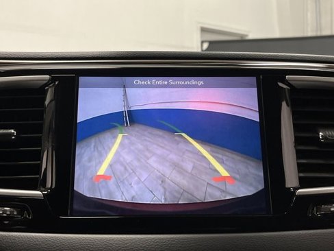 Certified 2019 Chrysler Pacifica Touring Plus w/ Cold Weather Group image 10