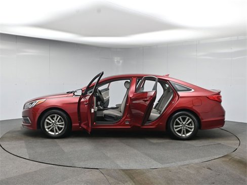 Used 2015 Hyundai Sonata SE image 39