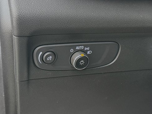 Used 2023 Buick Envision Preferred image 10