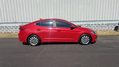 Used 2017 Hyundai Elantra SE image 4