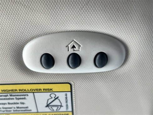 Used 2017 Ford Escape Titanium image 32