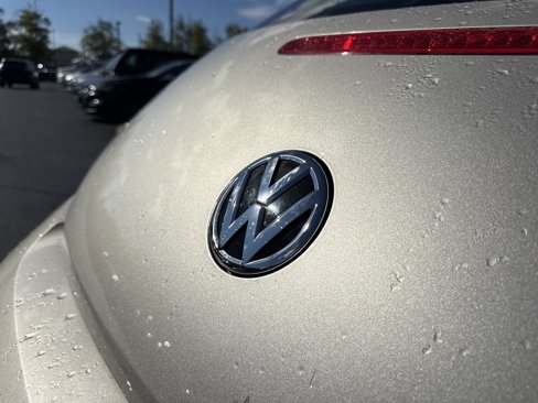 Used 2013 Volkswagen Beetle 2.5 image 28