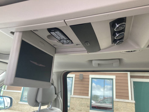 Used 2013 Chrysler Town & Country Touring-L w/ Premium Group image 21