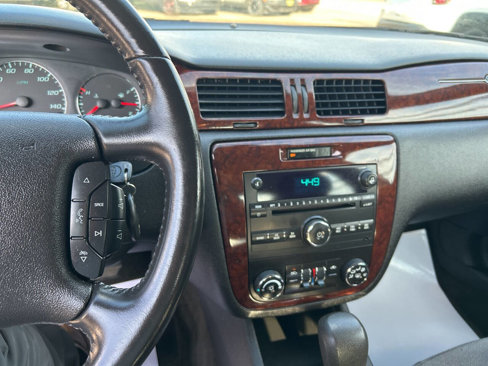 Used 2010 Chevrolet Impala LT image 10