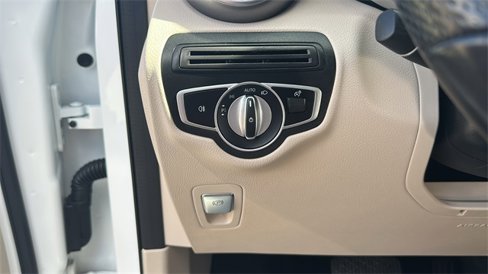 Used 2019 Mercedes-Benz GLC 300 4MATIC image 16