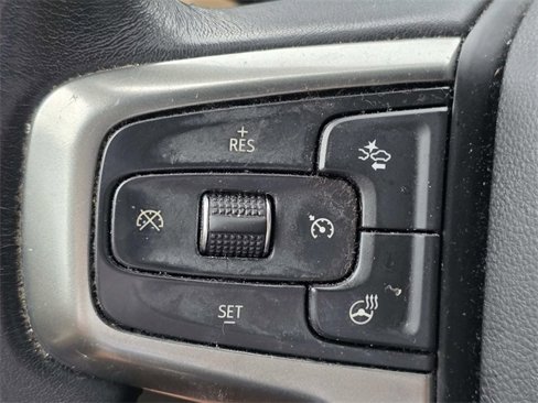 Used 2021 Chevrolet Suburban Premier w/ Premium Package image 19