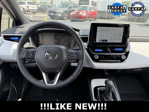 Used 2025 Toyota Corolla SE w/ SE Package image 17