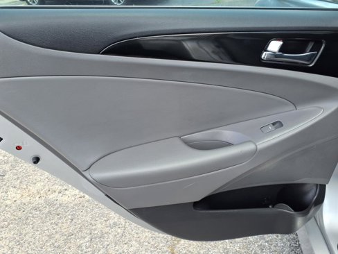 Used 2014 Hyundai Sonata SE w/ Premium Package 04 image 16