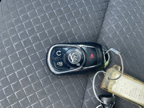 Used 2022 Buick Encore Preferred w/ Safety Package image 22