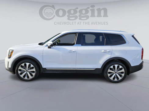 Used 2022 Kia Telluride EX w/ EX Premium Package image 3