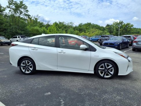 Used 2016 Toyota Prius Three Touring image 8