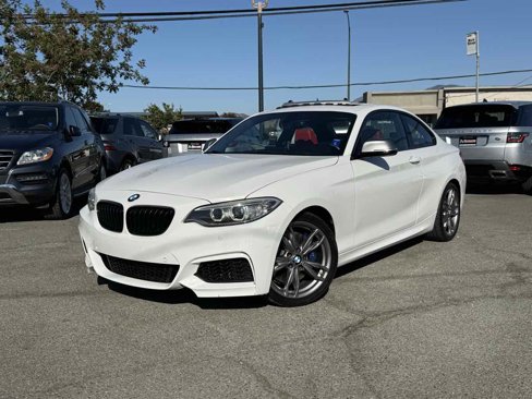 Used 2015 BMW M235i Coupe image 3