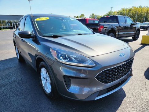 Used 2020 Ford Escape SE image 1