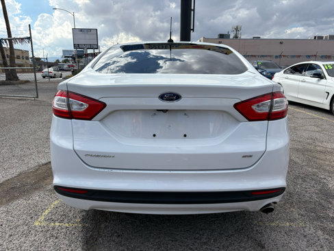 Used 2016 Ford Fusion SE image 4