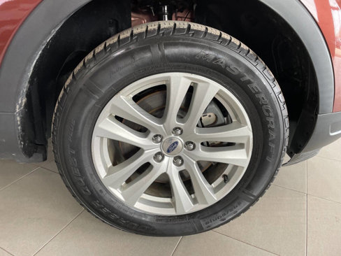Used 2018 Ford Explorer XLT w/ Equipment Group 201A image 9