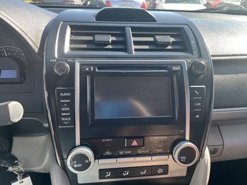 Used 2012 Toyota Camry LE image 11